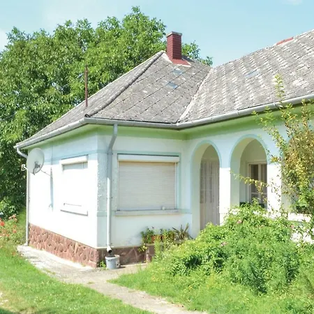 Two-bedroom Holiday In Ferienhaus Balatonendréd