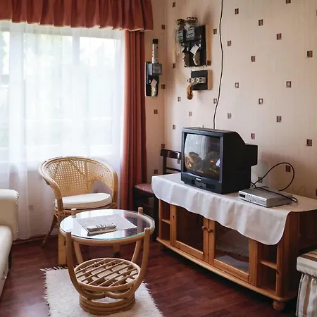 Two-bedroom Holiday In * Balatonendréd